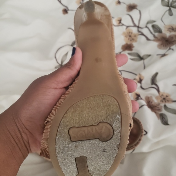 Tan heels - Picture 3 of 4